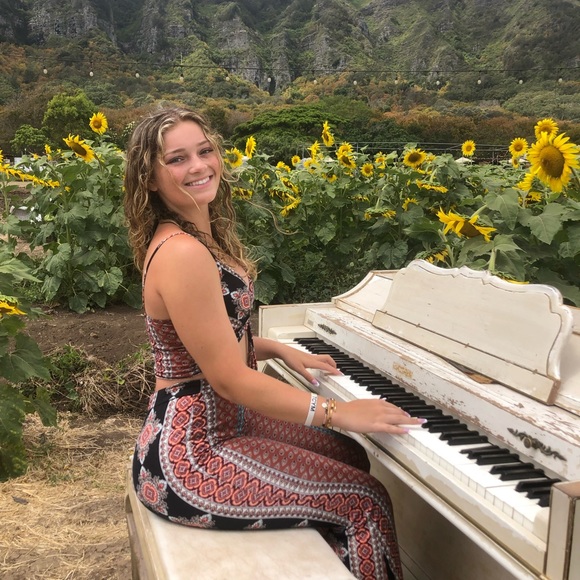 👋 Meet your Posher, Lena - Picture 3 of 10